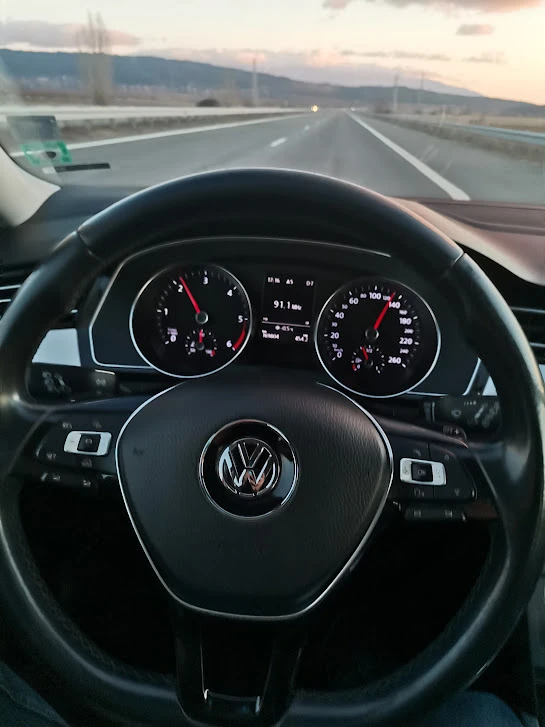 VW Passat 1.6 TDI DSG Euro 6B, снимка 10 - Автомобили и джипове - 47436974