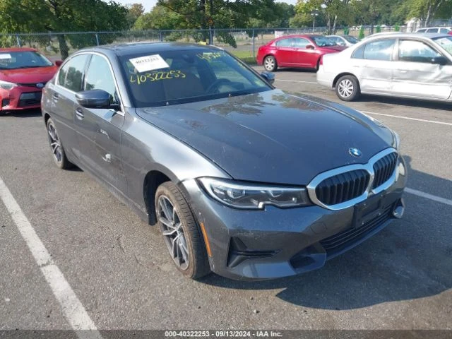 BMW 330 !62400км! xDrive* Хедъп* Подгреви* Камери* М.точка - [1] 