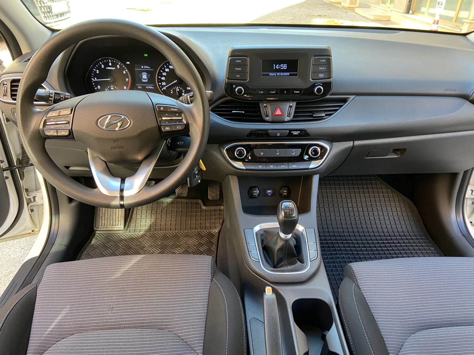 Hyundai I30 1.5 DPI Гаранция - изображение 9