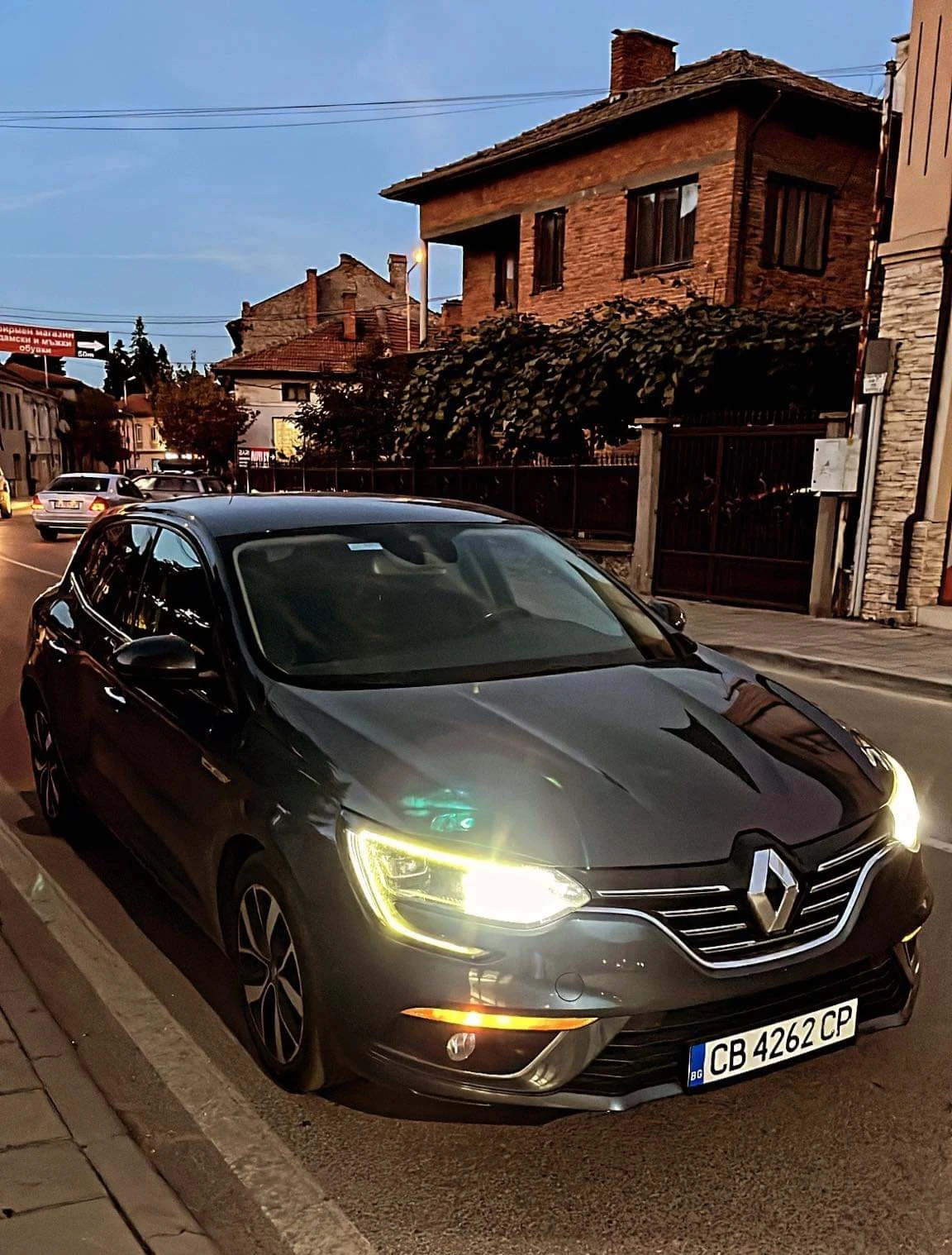 Renault Megane 1.2 TCE EDC BOSE EDITION - изображение 4