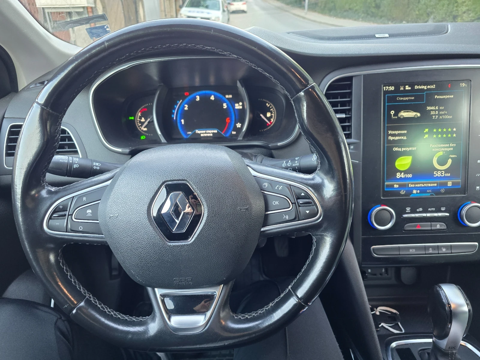 Renault Megane 1.2 TCE EDC BOSE EDITION - изображение 6