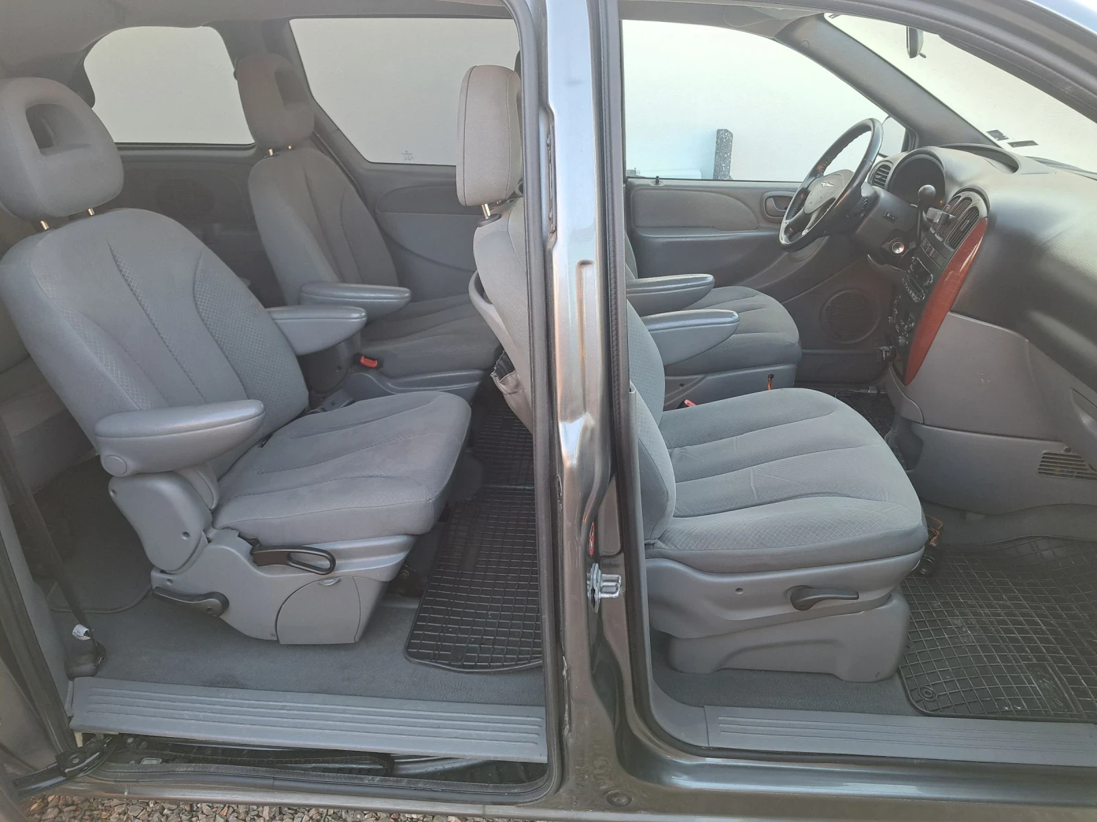 Chrysler Voyager 2.8CRD - изображение 5