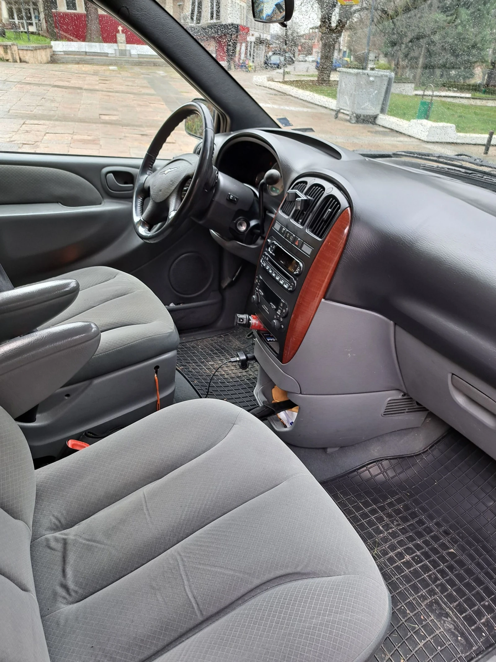 Chrysler Voyager 2.8CRD - изображение 7