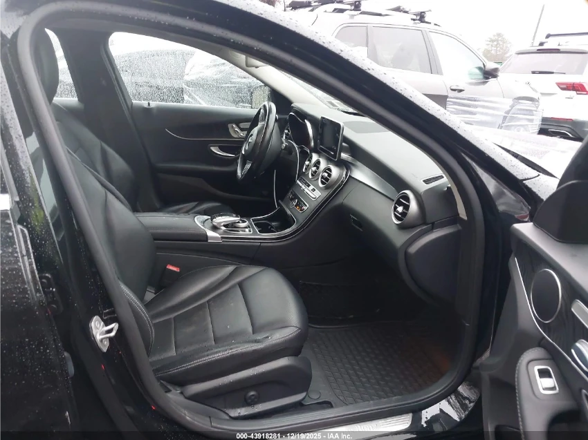 Mercedes-Benz C 300 4MATIC* ПОДГРЕВ* PANO* КАМЕРА - изображение 6