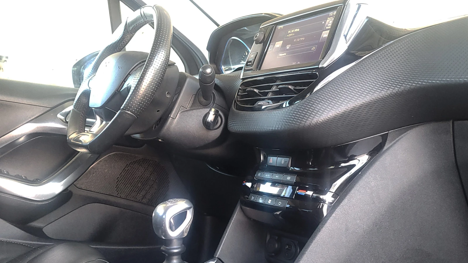 Peugeot 2008 Feline-Панорама-191хкм-пълна история, снимка 11 - Автомобили и джипове - 53641284