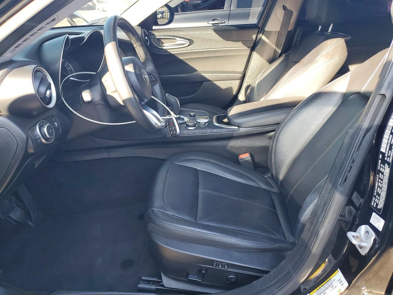 Alfa Romeo Giulia * Крайна цена до БГ* , снимка 7 - Автомобили и джипове - 53979512