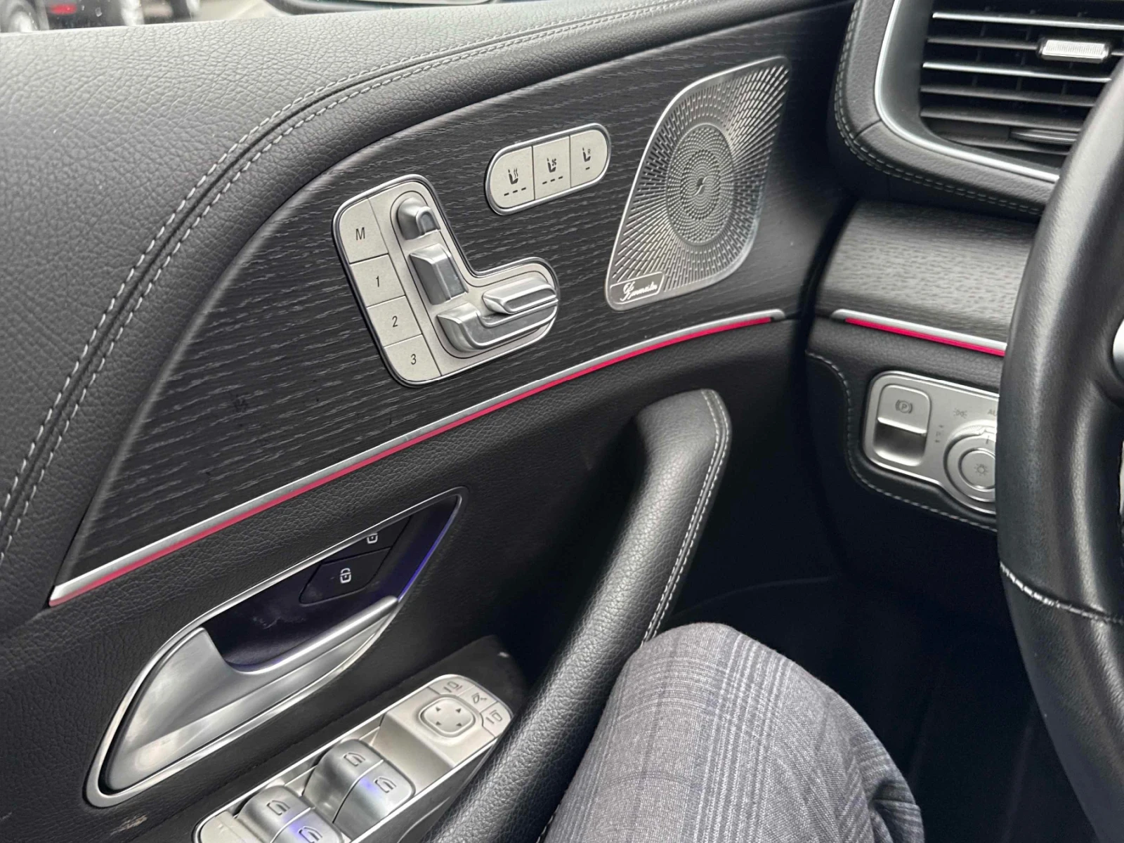 Mercedes-Benz GLE 450 ПОДГРЕВ * МАСАЖ * ОБДУХВАНЕ * BURMESTER * ПАНОРАМА, снимка 8 - Автомобили и джипове - 54207571