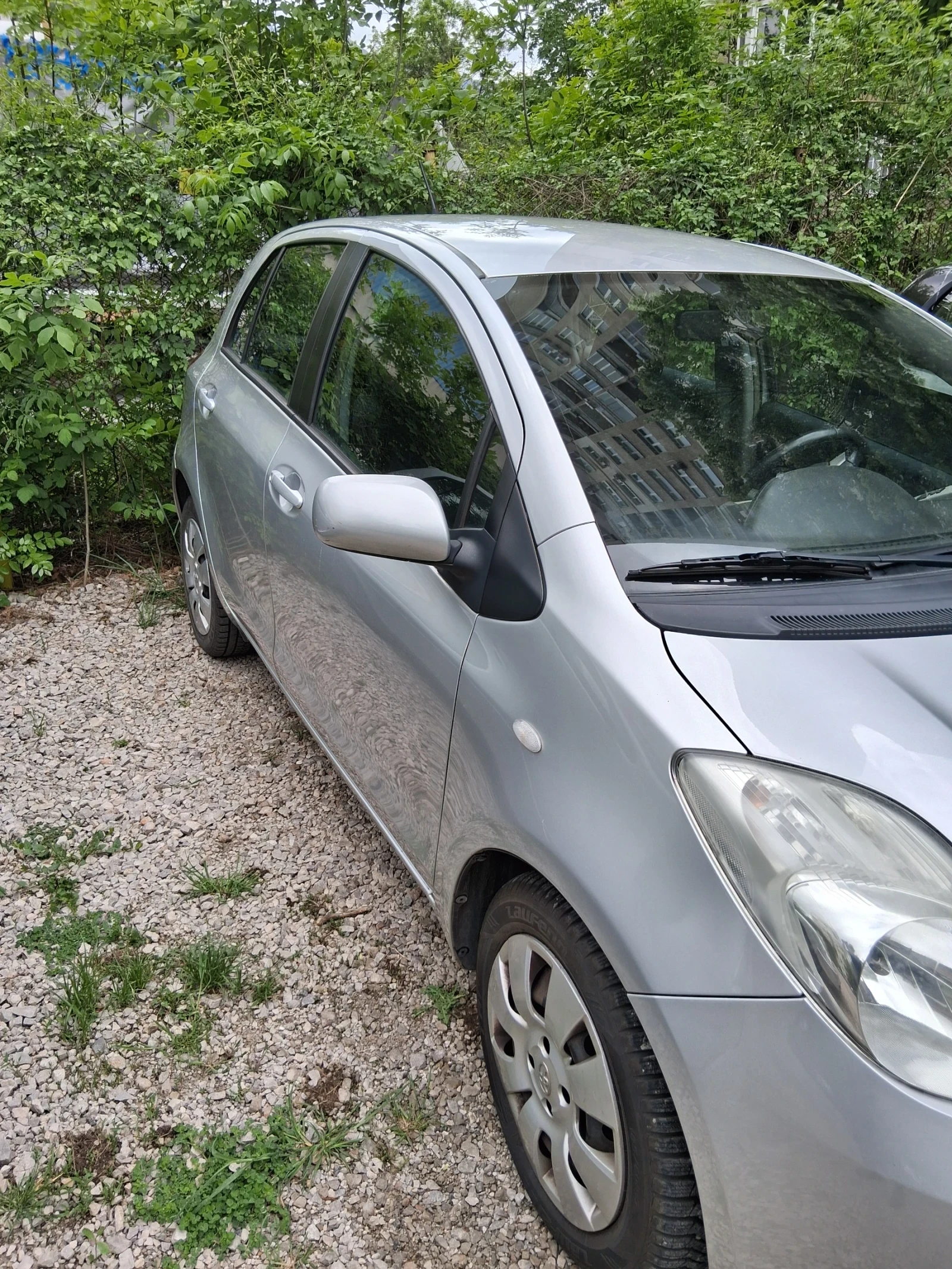 Toyota Yaris 1.3, снимка 8 - Автомобили и джипове - 54485418