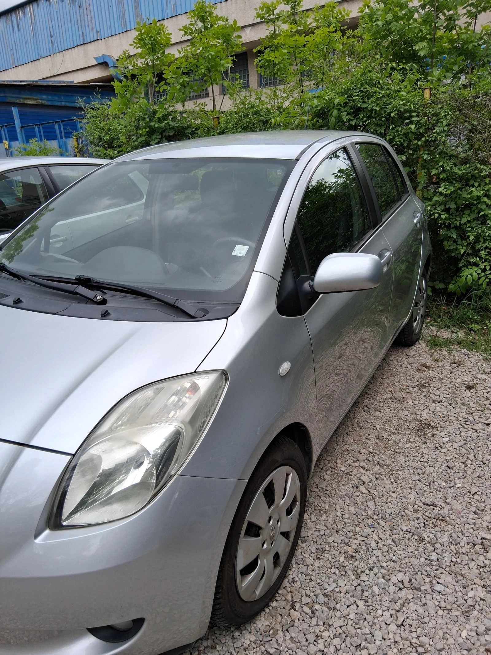 Toyota Yaris 1.3, снимка 9 - Автомобили и джипове - 54485418