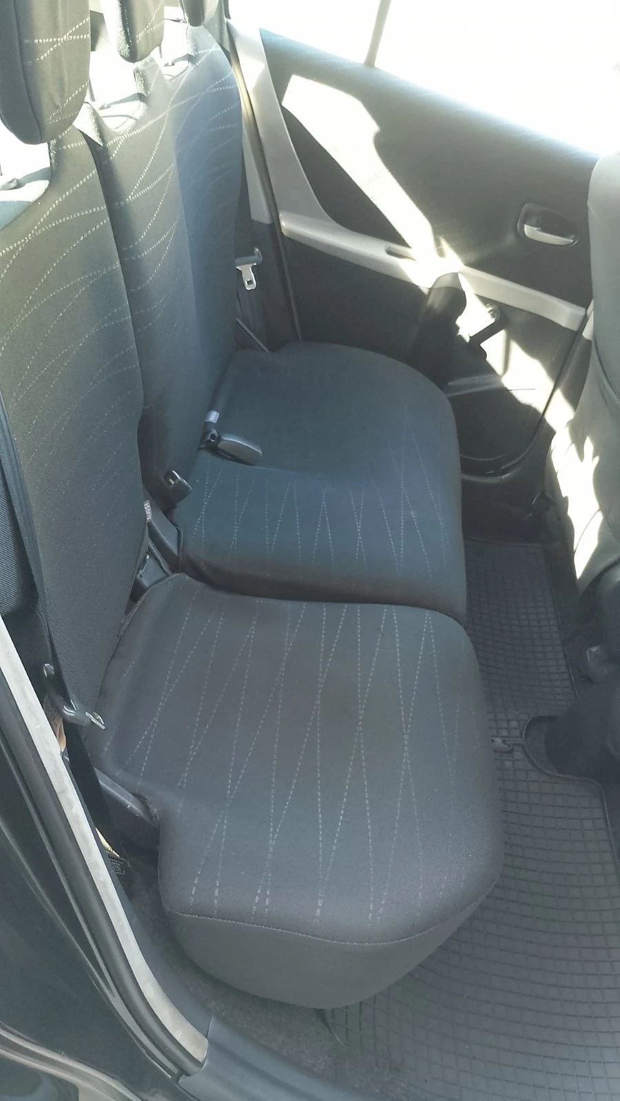 Toyota Yaris, снимка 6 - Автомобили и джипове - 54722925