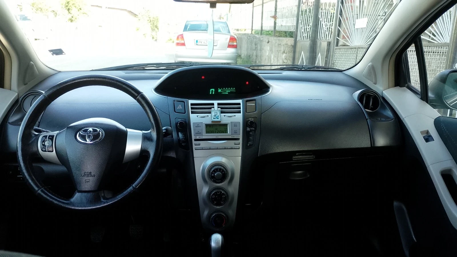 Toyota Yaris, снимка 5 - Автомобили и джипове - 54722925