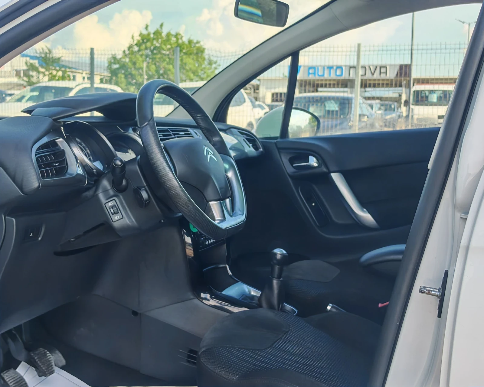 Citroen C3 1.4 БЕНЗИН 73 К.С. УНИКАЛНО СЪСТОЯНИЕ! НОВА!, снимка 8 - Автомобили и джипове - 54840562