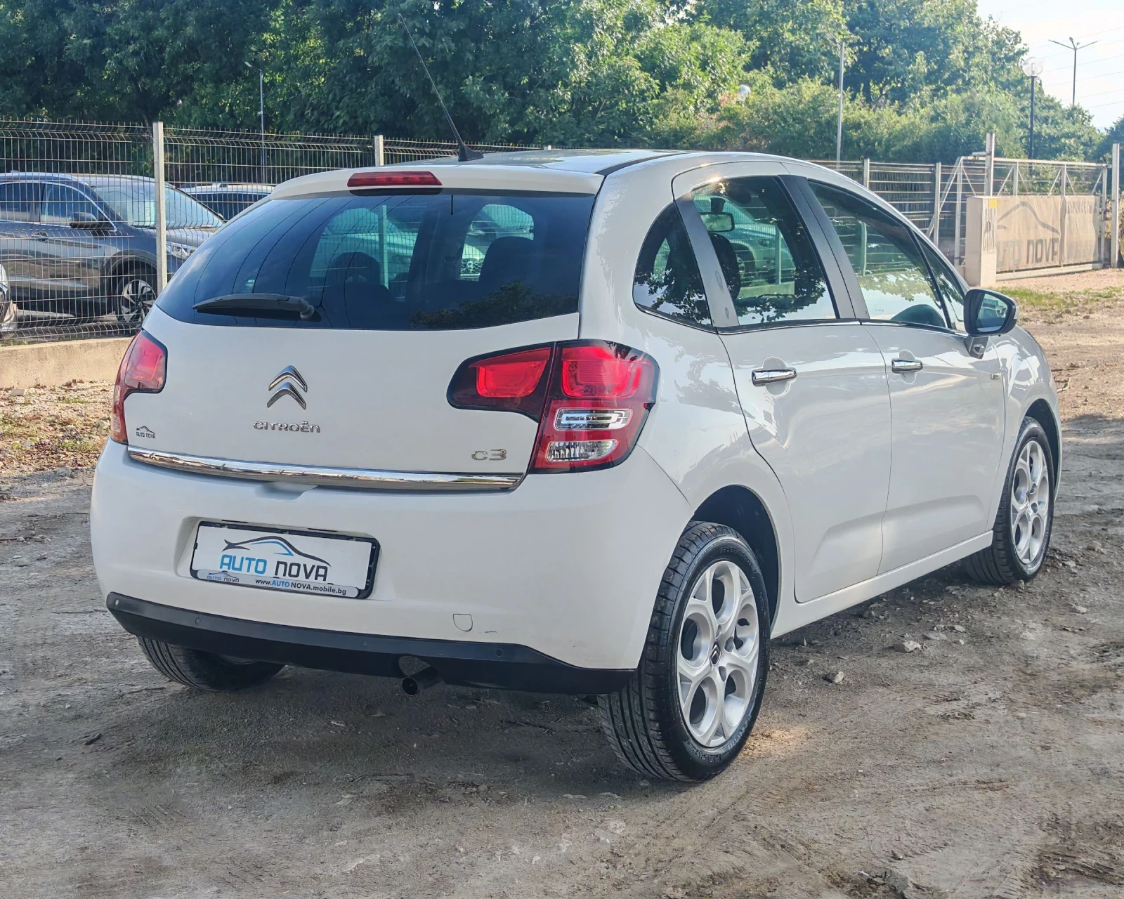 Citroen C3 1.4 БЕНЗИН 73 К.С. УНИКАЛНО СЪСТОЯНИЕ! НОВА!, снимка 5 - Автомобили и джипове - 54840562