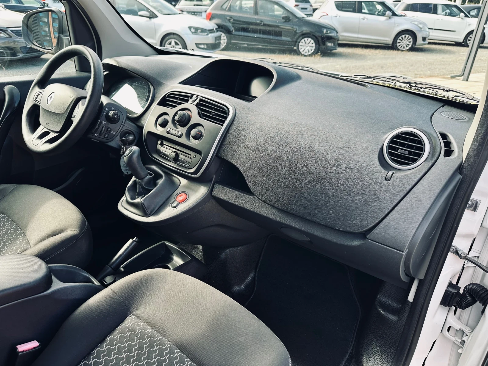 Renault Kangoo 1.5 DCI/MAXI/Navi/Клима/Автопилот, снимка 13 - Автомобили и джипове - 54881896