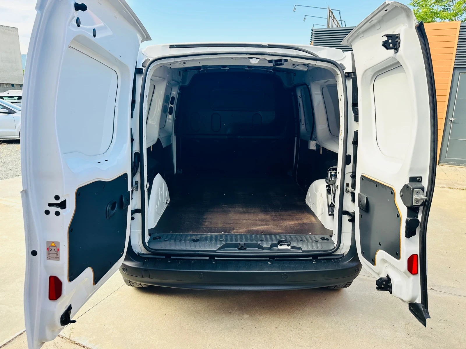 Renault Kangoo 1.5 DCI/MAXI/Navi/Клима/Автопилот, снимка 11 - Автомобили и джипове - 54881896