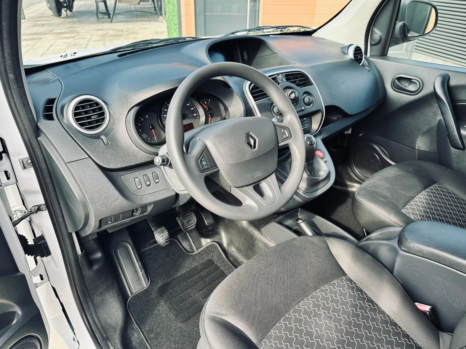 Renault Kangoo 1.5 DCI/MAXI/Navi/Клима/Автопилот, снимка 10 - Автомобили и джипове - 54881896