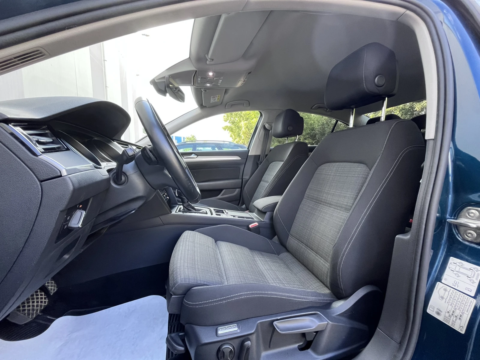 VW Passat 1.5 TSI 150 к.с. ACT DSG7 от България!, снимка 9 - Автомобили и джипове - 54948739