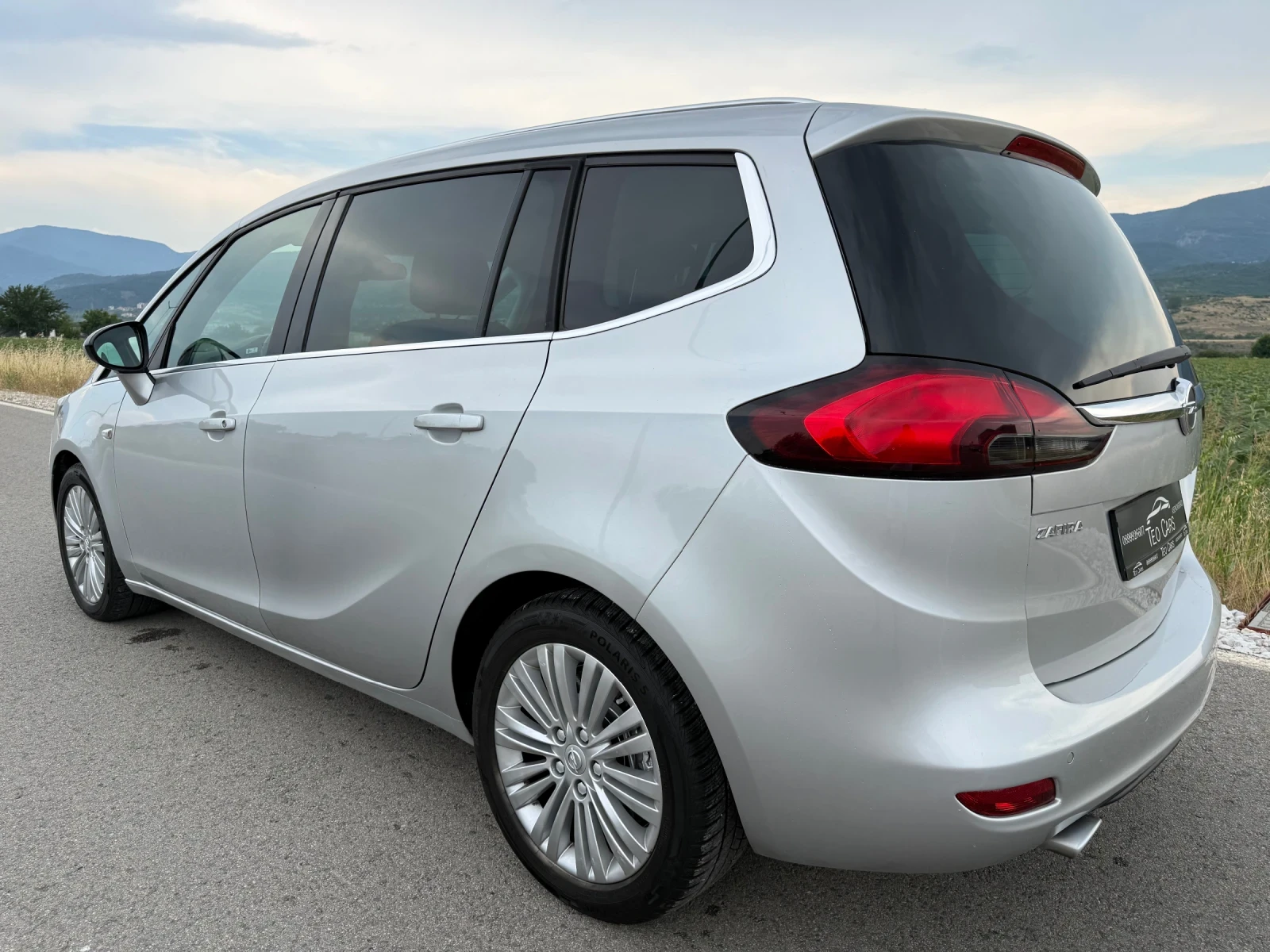 Opel Zafira Tourer 2.0 CDTi / COSMO / 6+ 1 / AVTOMAT / CAMERA, снимка 5 - Автомобили и джипове - 55063698
