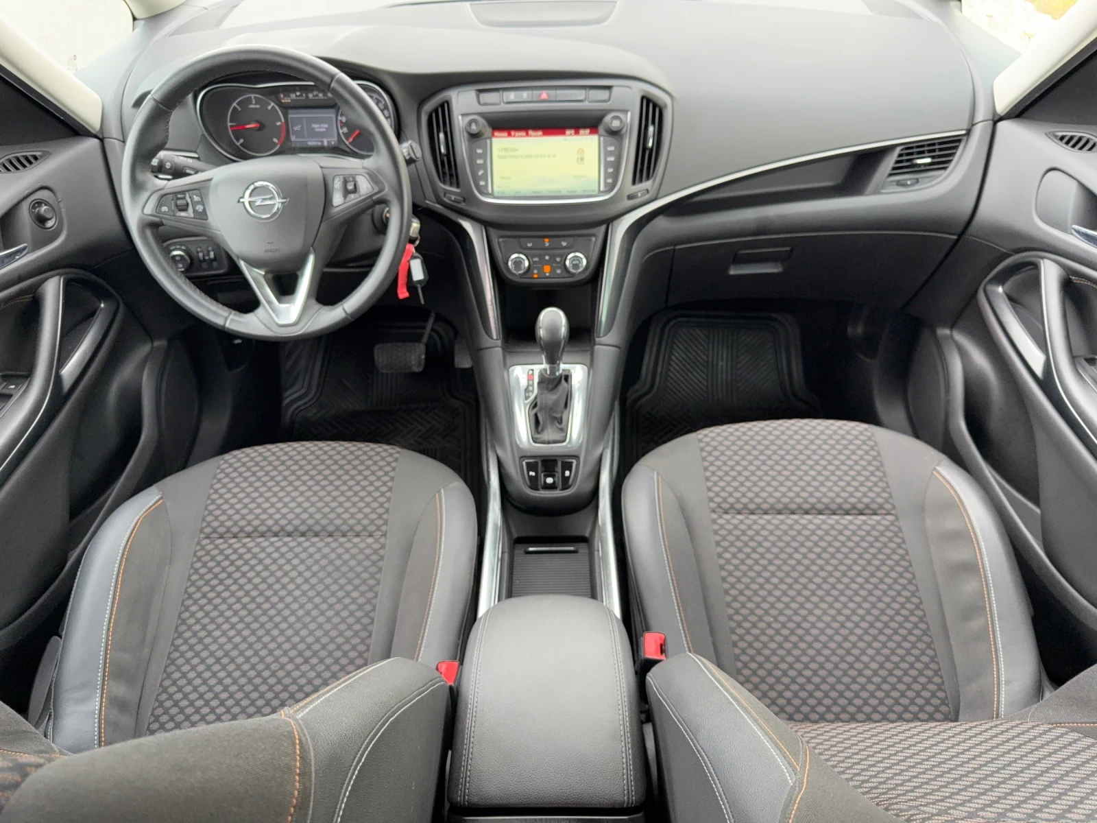 Opel Zafira Tourer 2.0 CDTi / COSMO / 6+ 1 / AVTOMAT / CAMERA, снимка 8 - Автомобили и джипове - 55063698