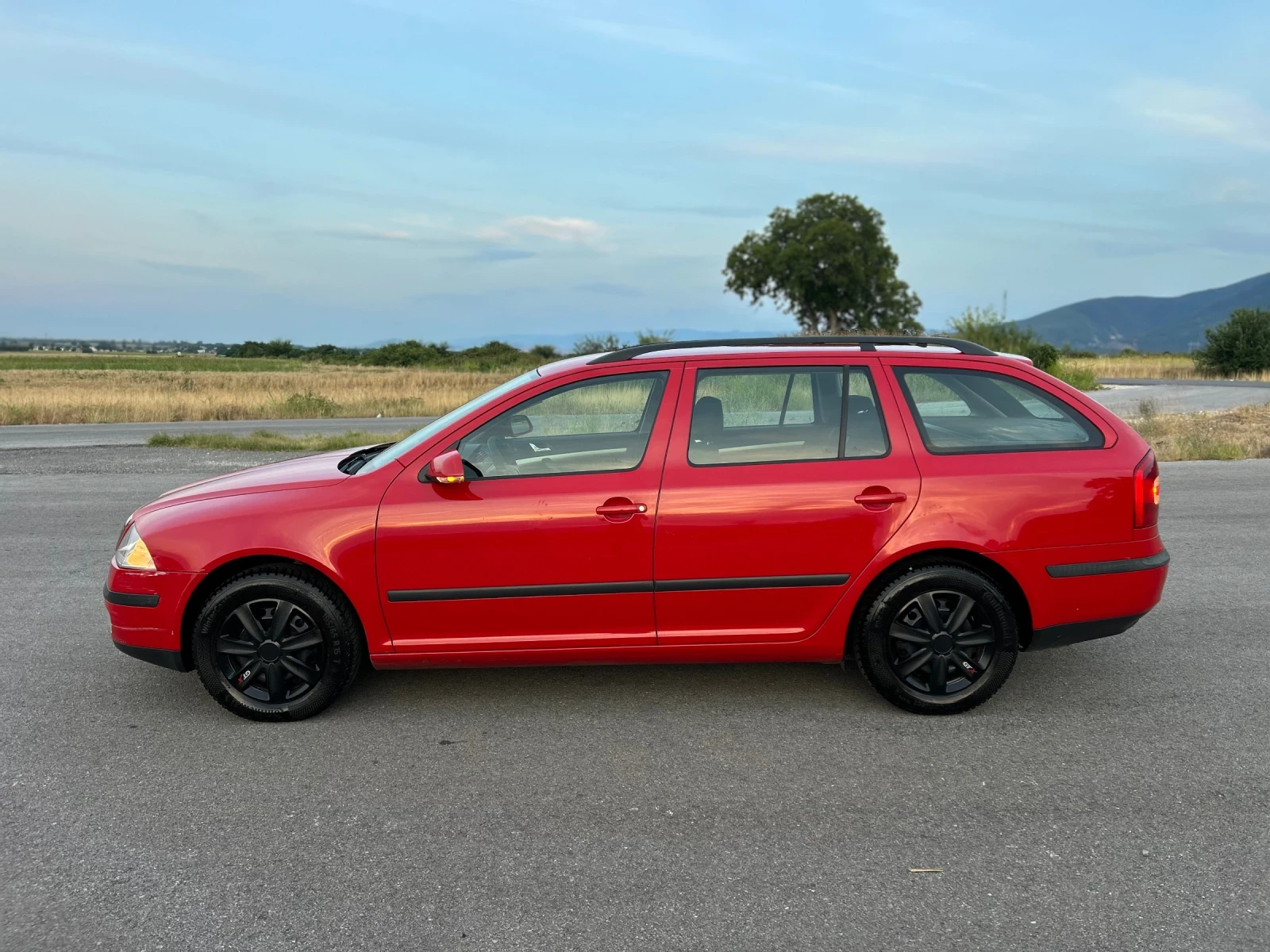 Skoda Octavia 1.6i 102к.с.* ТЕМПОМАТ* СЕРВИЗНА КНИЖКА* КЛИМАТИК*, снимка 6 - Автомобили и джипове - 55317763