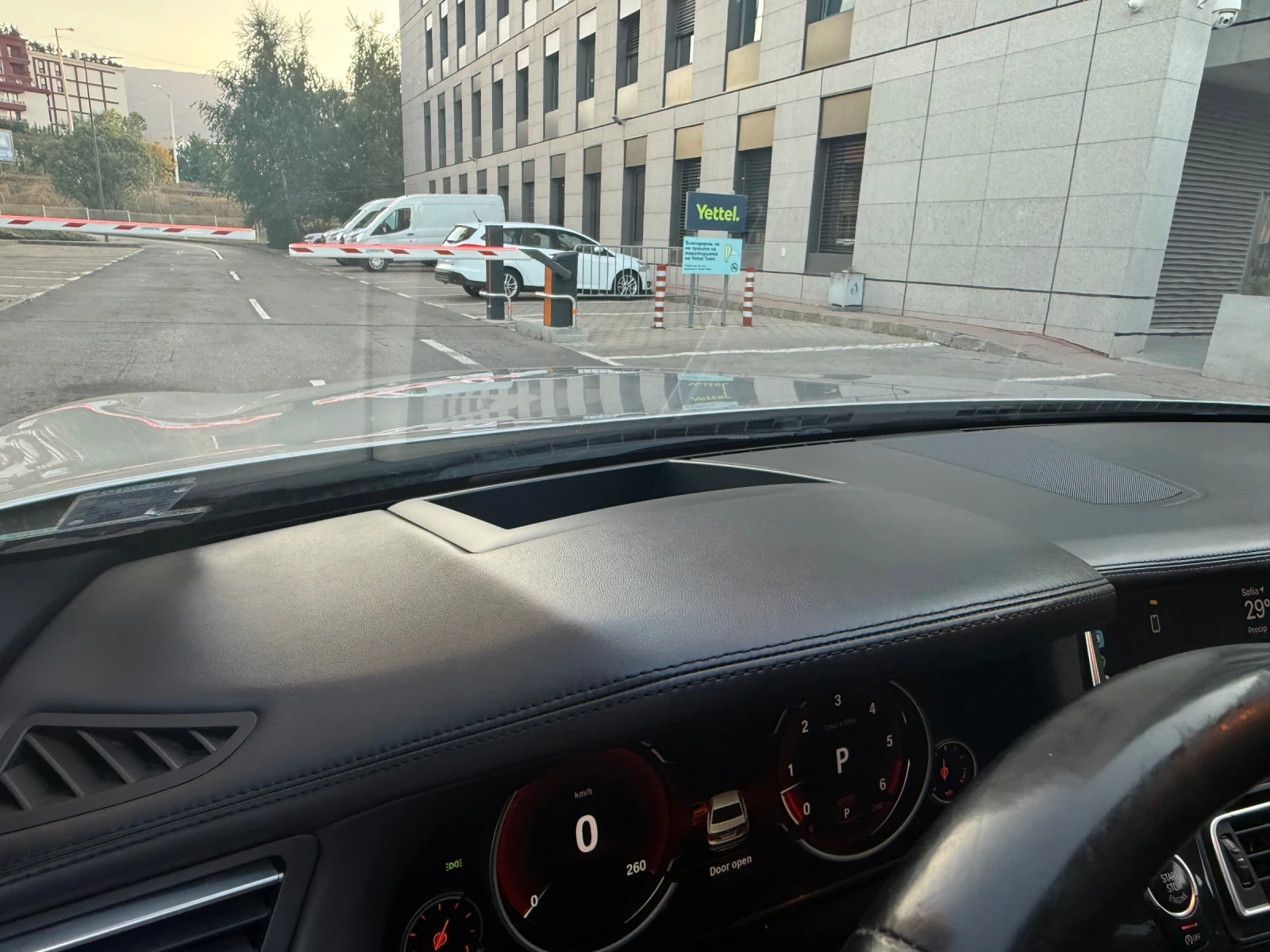 BMW 730 XDrive, TV, FULL, FACELIFT, ГАРАЖЕН АВТОМОБИЛ, снимка 13 - Автомобили и джипове - 55709510