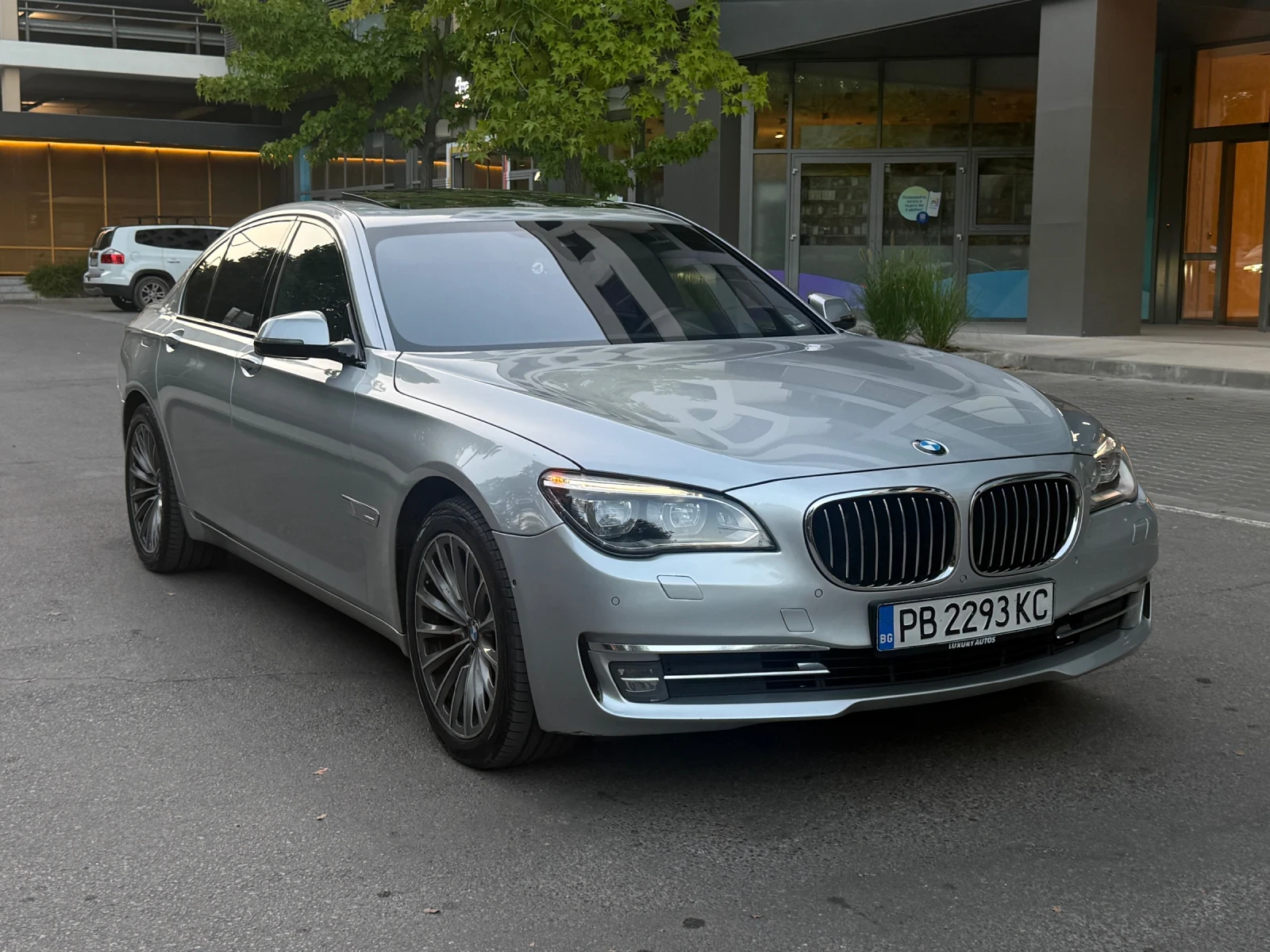 BMW 730 XDrive, TV, FULL, FACELIFT, ГАРАЖЕН АВТОМОБИЛ