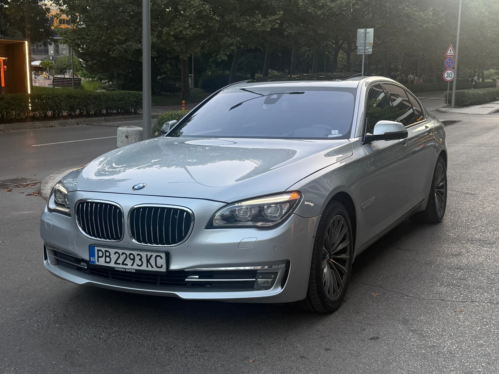BMW 730 XDrive, TV, FULL, FACELIFT, ГАРАЖЕН АВТОМОБИЛ, снимка 2 - Автомобили и джипове - 55709510