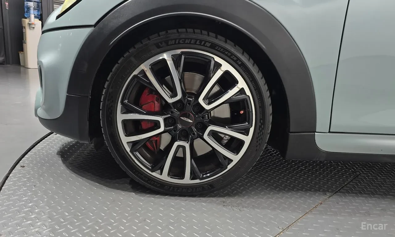 Mini Cooper s JCW Delaney Edition F56* Подгрев* Камера* HeadUP, снимка 17 - Автомобили и джипове - 55754732