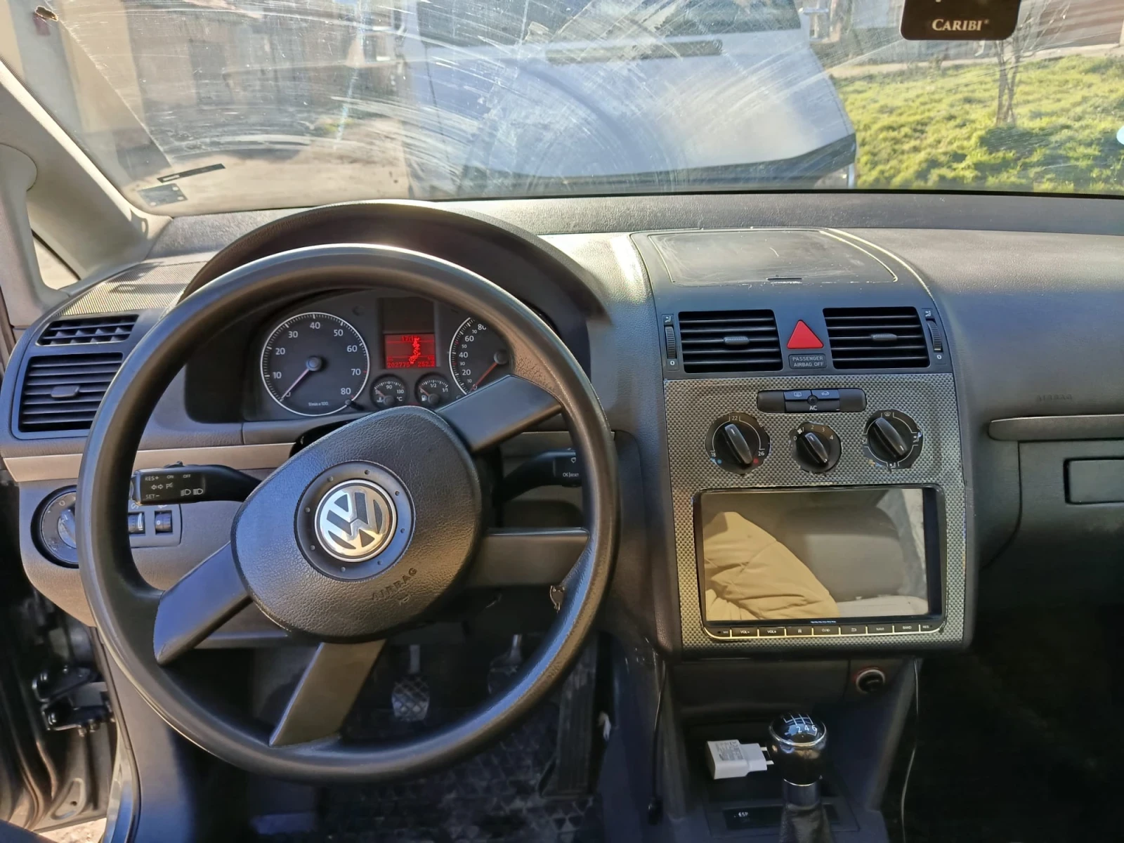 VW Touran, снимка 7 - Автомобили и джипове - 56061721