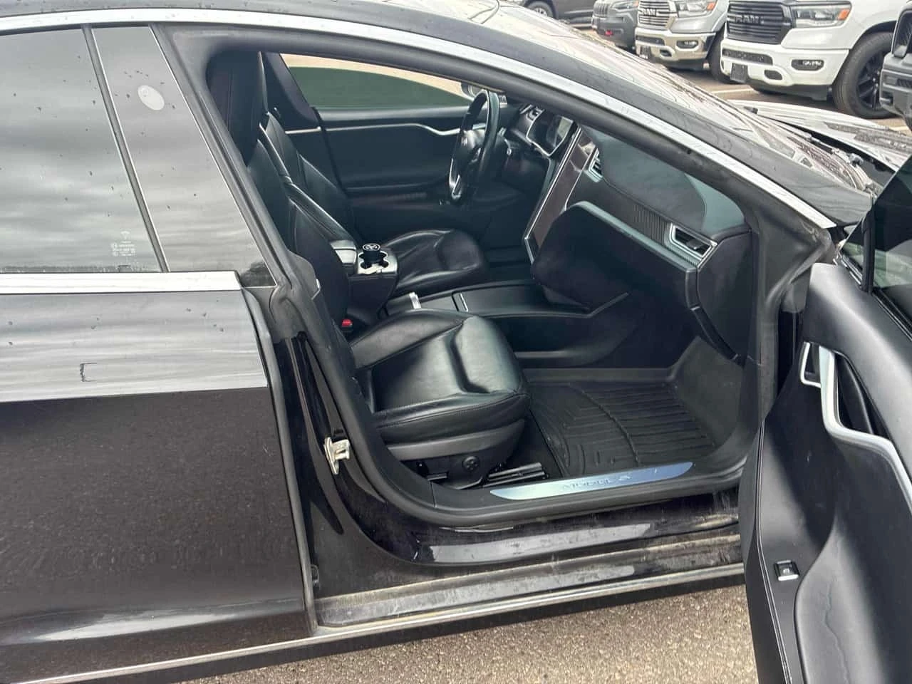 Tesla Model S Безплатно зареждане / Carfax / Автокредит , снимка 12 - Автомобили и джипове - 56262446
