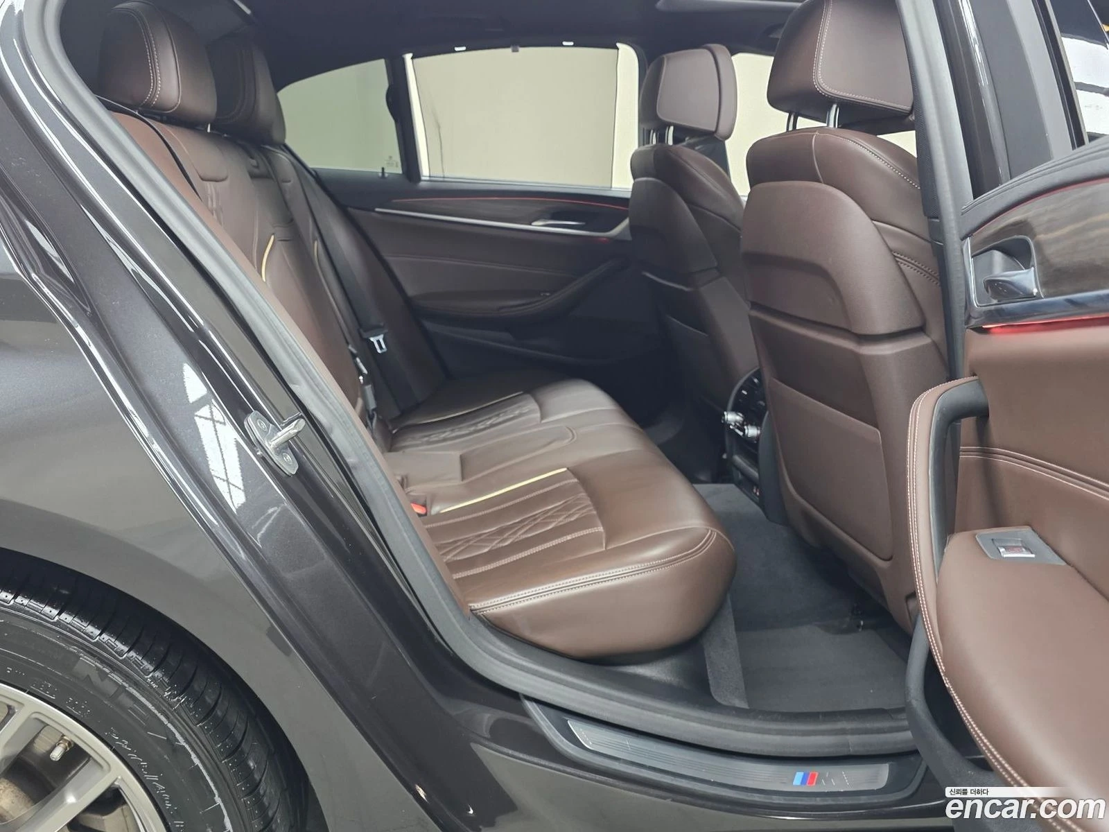 BMW 520 520d M Sport Package Plus, снимка 10 - Автомобили и джипове - 56741319
