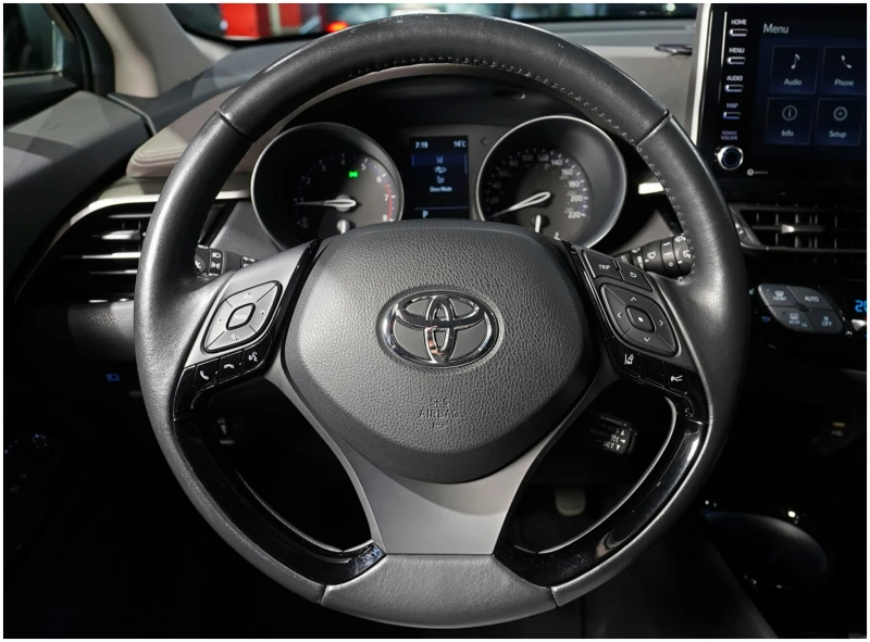 Toyota C-HR Limited* XLE, снимка 11 - Автомобили и джипове - 48250701