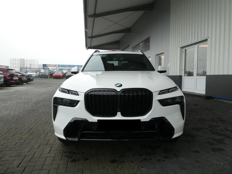 BMW X7 40i/ xDrive/FACELIFT/M-SPORT/HEAD UP/ PANO/CAMERA/, снимка 2 - Автомобили и джипове - 49460898