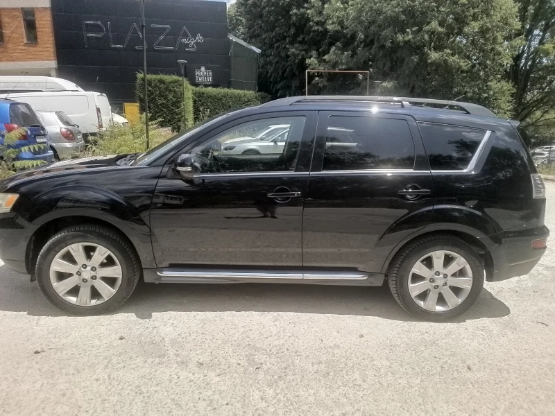Mitsubishi Outlander, снимка 3 - Автомобили и джипове - 51112092