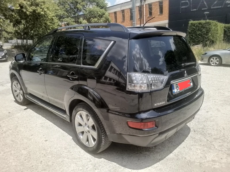 Mitsubishi Outlander, снимка 2 - Автомобили и джипове - 51112092