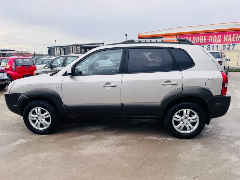 Hyundai Tucson 2.0CRDI AUTOMATIC, снимка 8 - Автомобили и джипове - 52709076