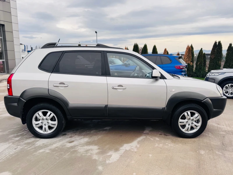 Hyundai Tucson 2.0CRDI AUTOMATIC, снимка 4 - Автомобили и джипове - 52709076