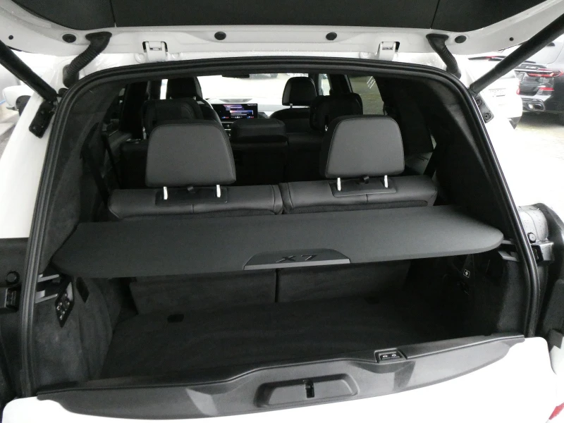 BMW X7 40i/ xDrive/FACELIFT/M-SPORT/HEAD UP/ PANO/CAMERA/ - 162780 лв. - 19518631 | Car24.bg