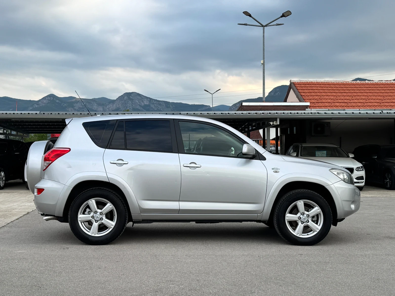 Toyota Rav4 2.2 ИТАЛИЯ 4х4 - изображение 6