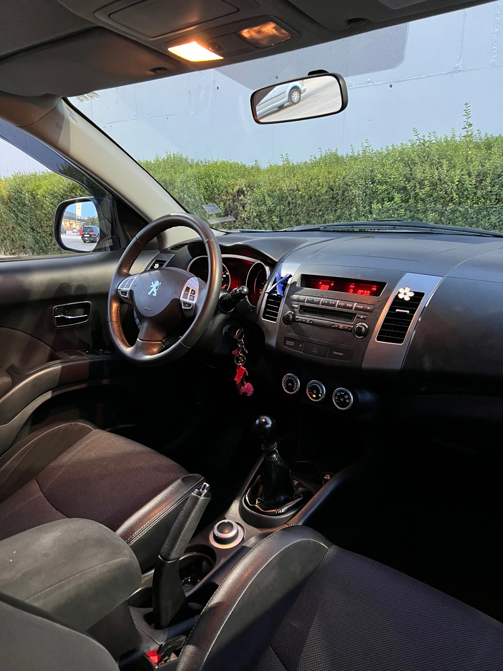 Peugeot 4007 2.2HDI  - изображение 8