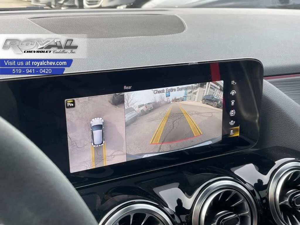 Mercedes-Benz GLA * AMG Line * HeadUp * * AвтоКредит* (ЦЕНА ДО БГ), снимка 11 - Автомобили и джипове - 53987517