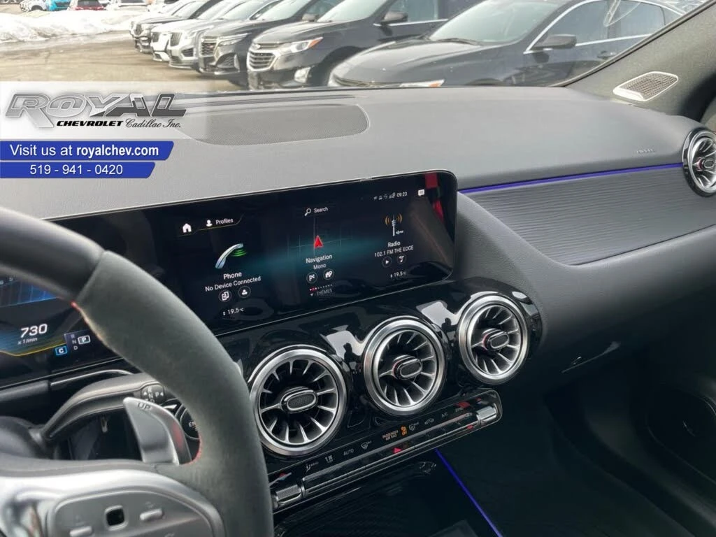 Mercedes-Benz GLA * AMG Line * HeadUp * * AвтоКредит* (ЦЕНА ДО БГ), снимка 12 - Автомобили и джипове - 53987517