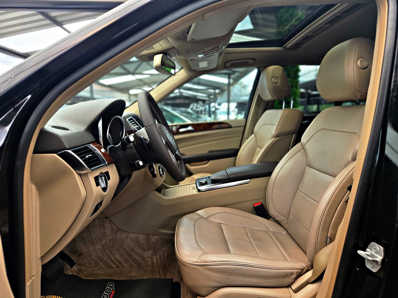 Mercedes-Benz ML 350 AMG/GERMANY/AIRMATIC/ПОДГРЕВ/ЕЛ.ТЕГЛИЧ/ШИБЕДАХ/LIZ, снимка 15 - Автомобили и джипове - 54520032