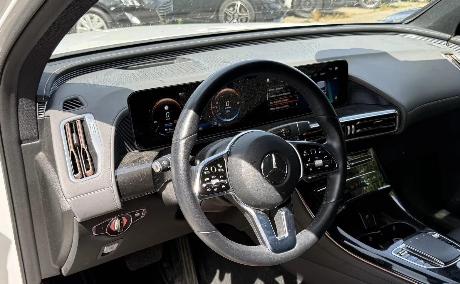 Mercedes-Benz EQC 400 4M AMG/ HUD/CAMERA/, снимка 7 - Автомобили и джипове - 55233751
