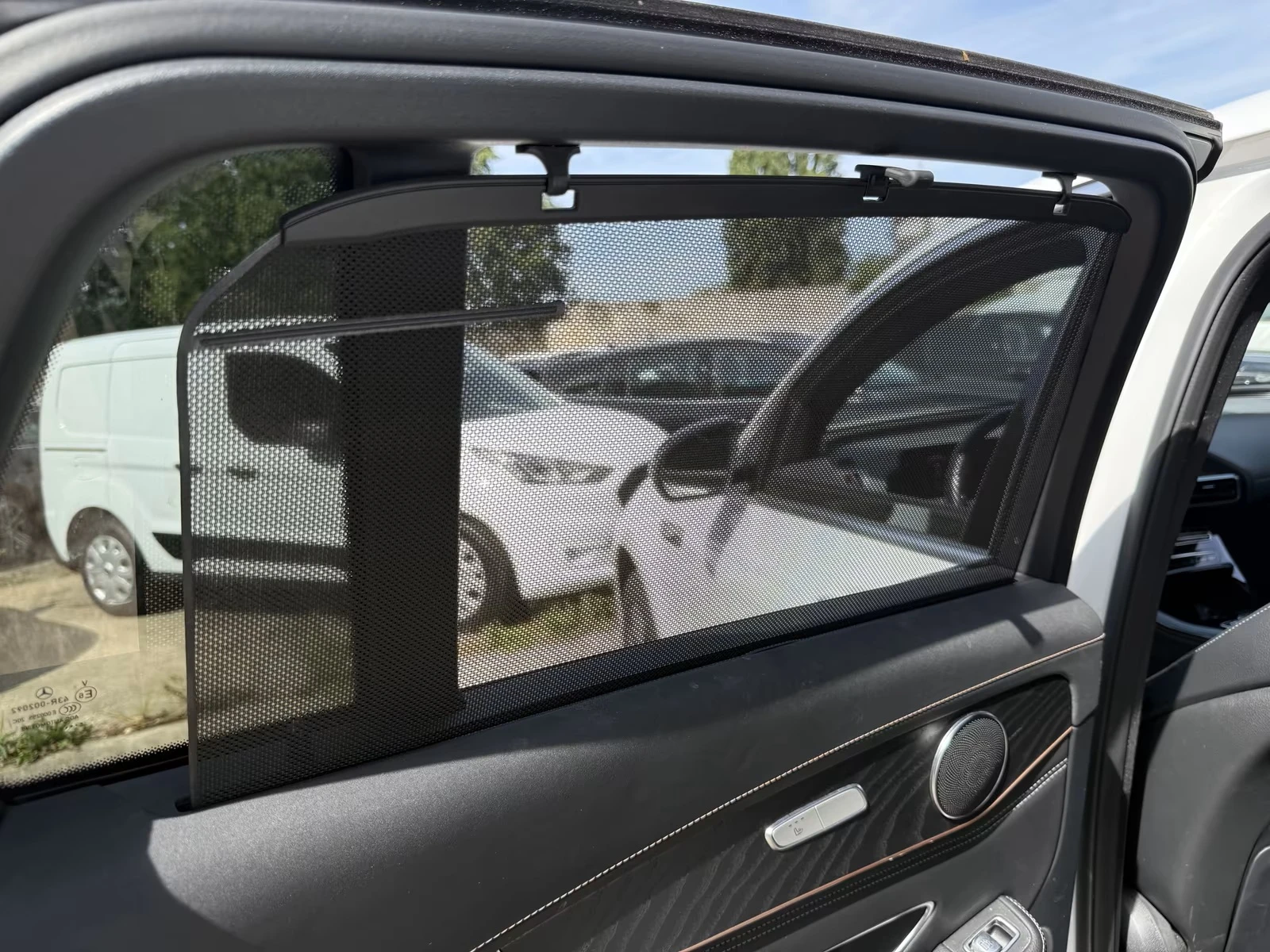 Mercedes-Benz EQC 400 4M AMG/ HUD/CAMERA/, снимка 8 - Автомобили и джипове - 55233751