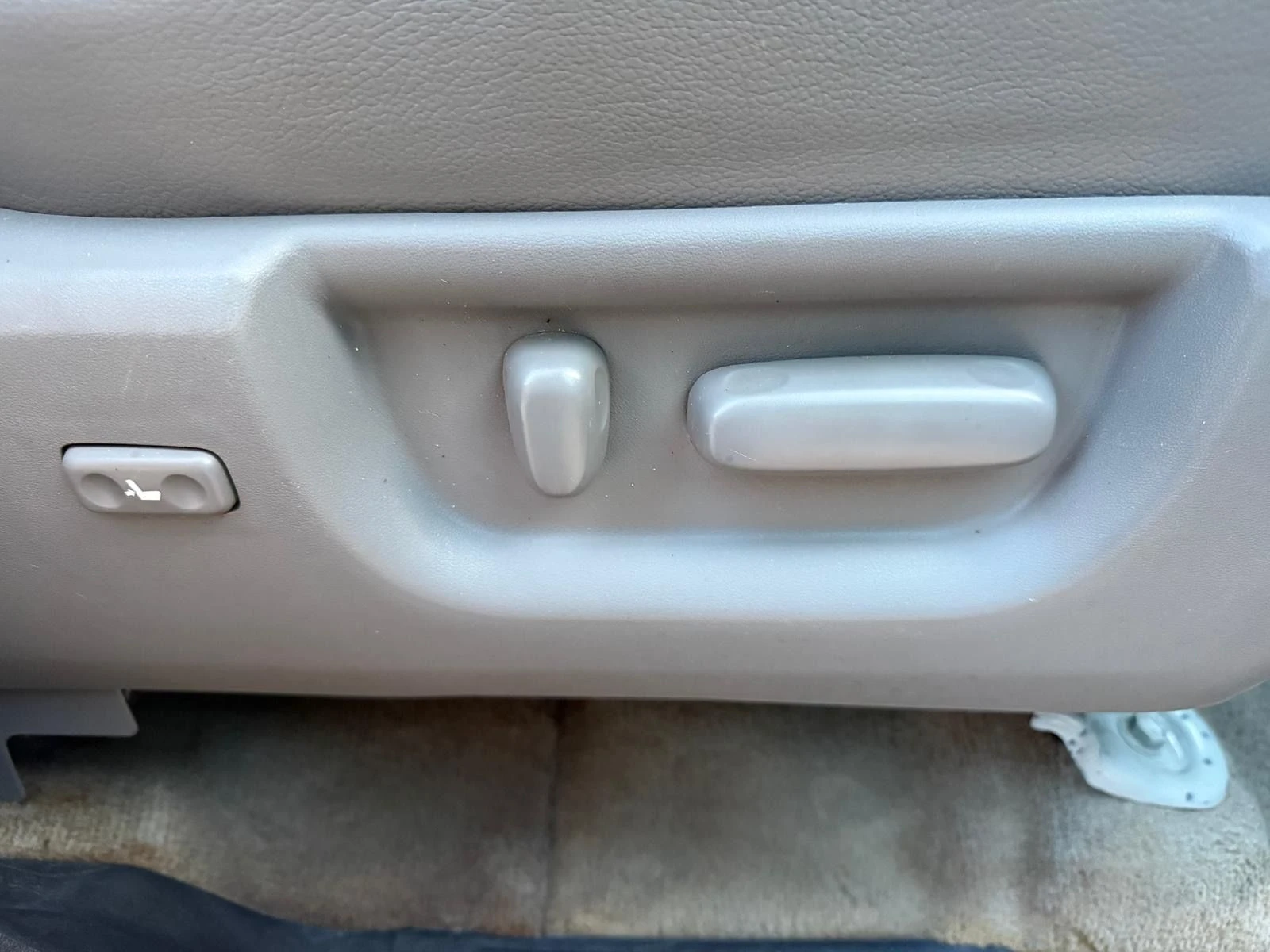 Toyota Sequoia 5.7* V8* LIMITED* �������* ������* JBL*  | Mobile.bg � ����������� 14
