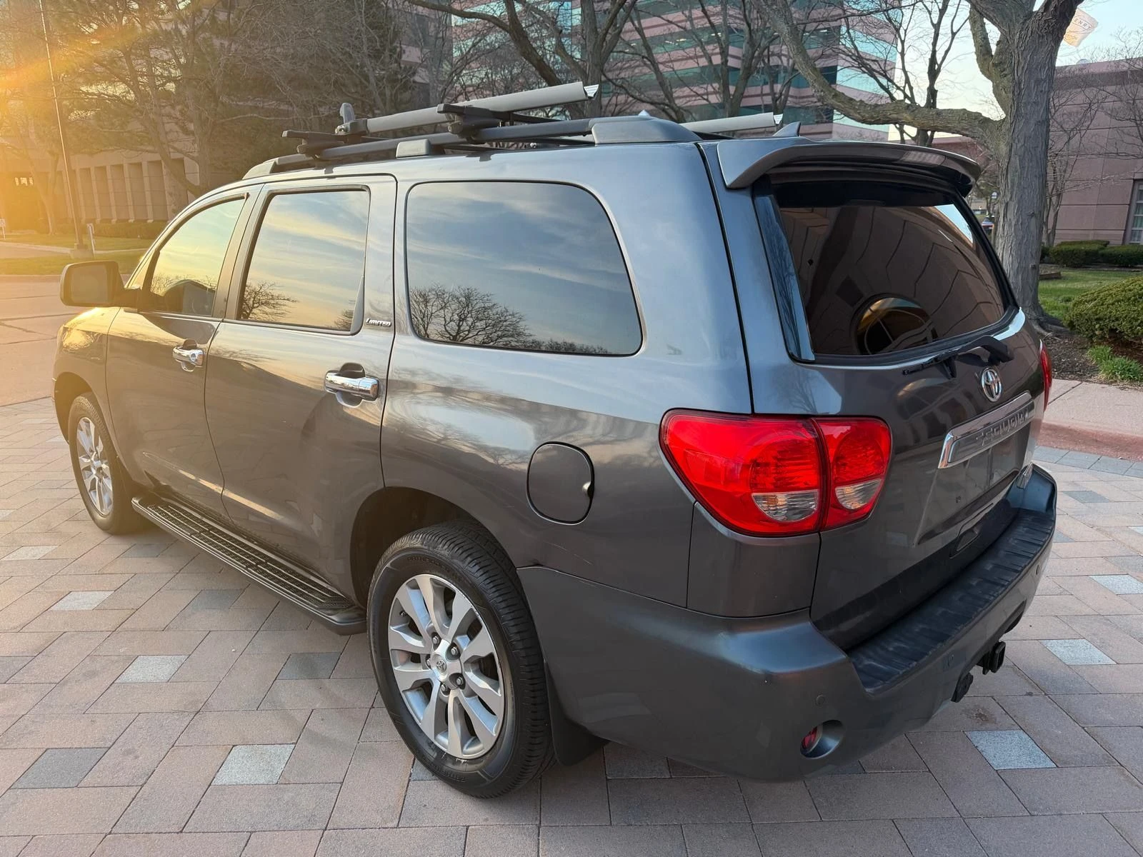 Toyota Sequoia 5.7* V8* LIMITED* �������* ������* JBL*  | Mobile.bg � ����������� 4
