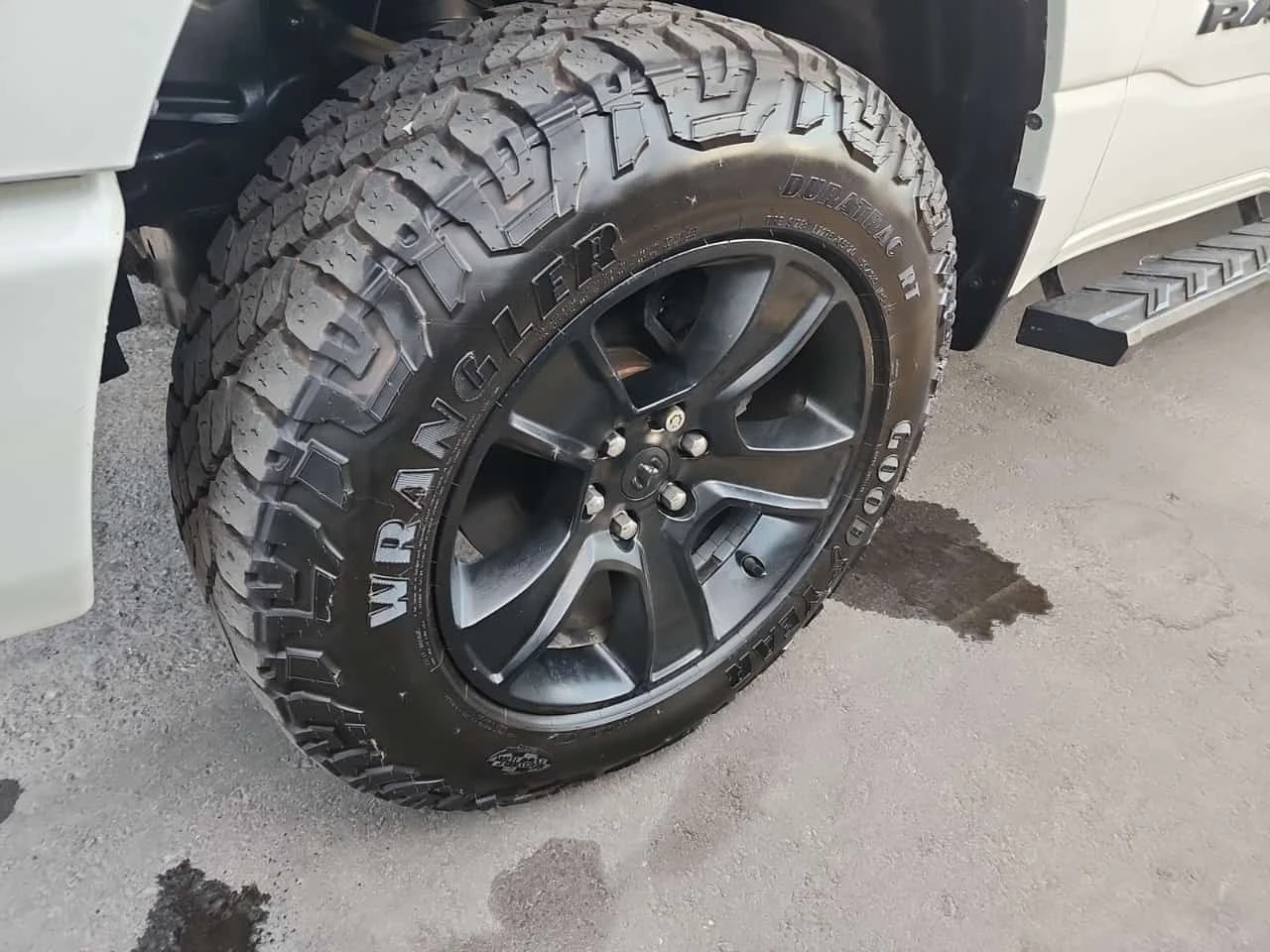 Dodge RAM 1500 4x4 Crew Cab  Sport /ФИНАНСИРАНЕ/, снимка 4 - Автомобили и джипове - 56261837