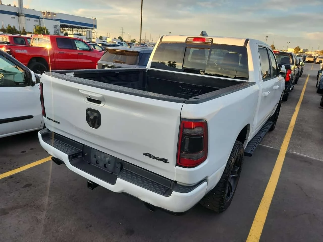 Dodge RAM 1500 4x4 Crew Cab  Sport /ФИНАНСИРАНЕ/, снимка 2 - Автомобили и джипове - 56261837