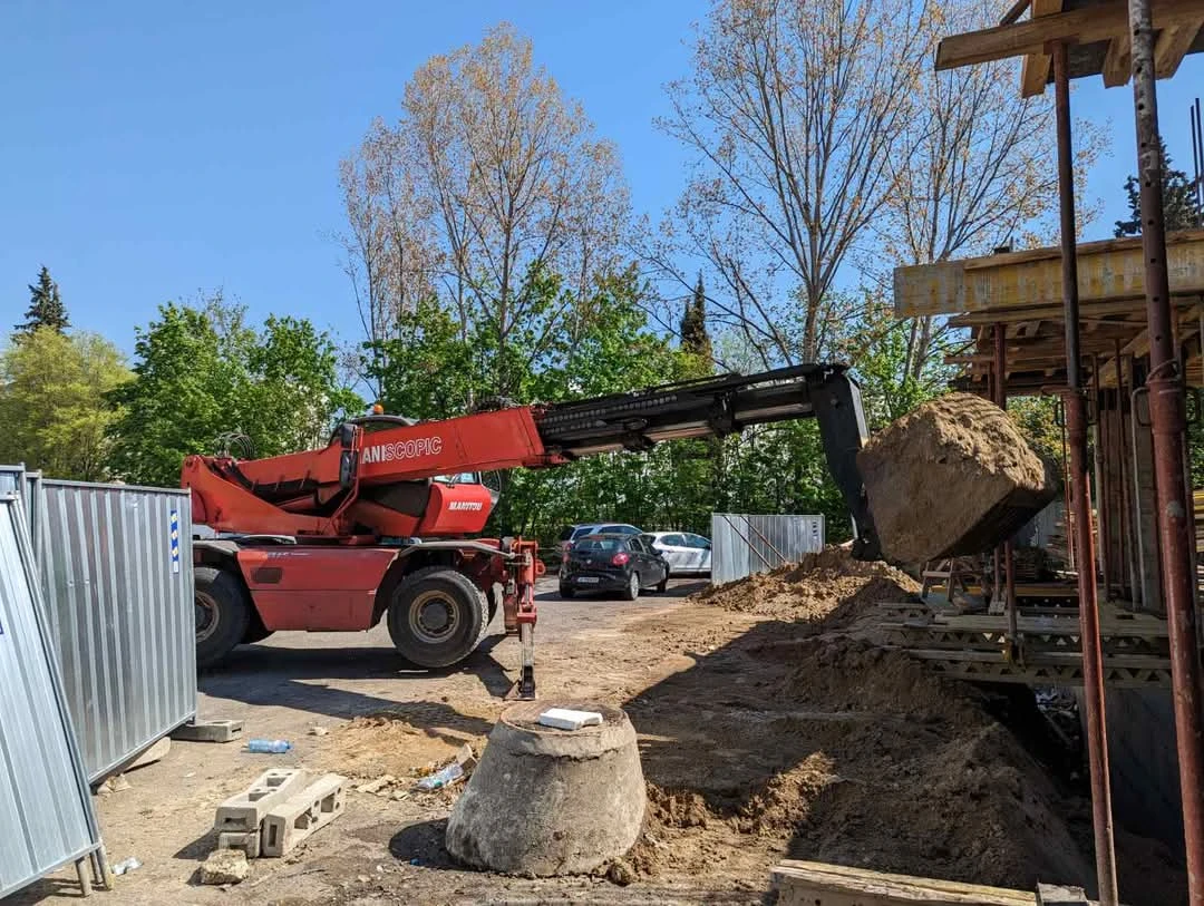Телескопичен товарач Manitou MRT 2540 - изображение 10
